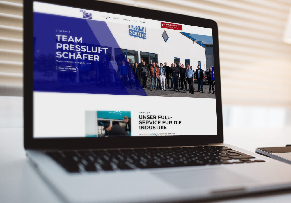 Laptop mit neuer Website von Team Pressluft Schäfter